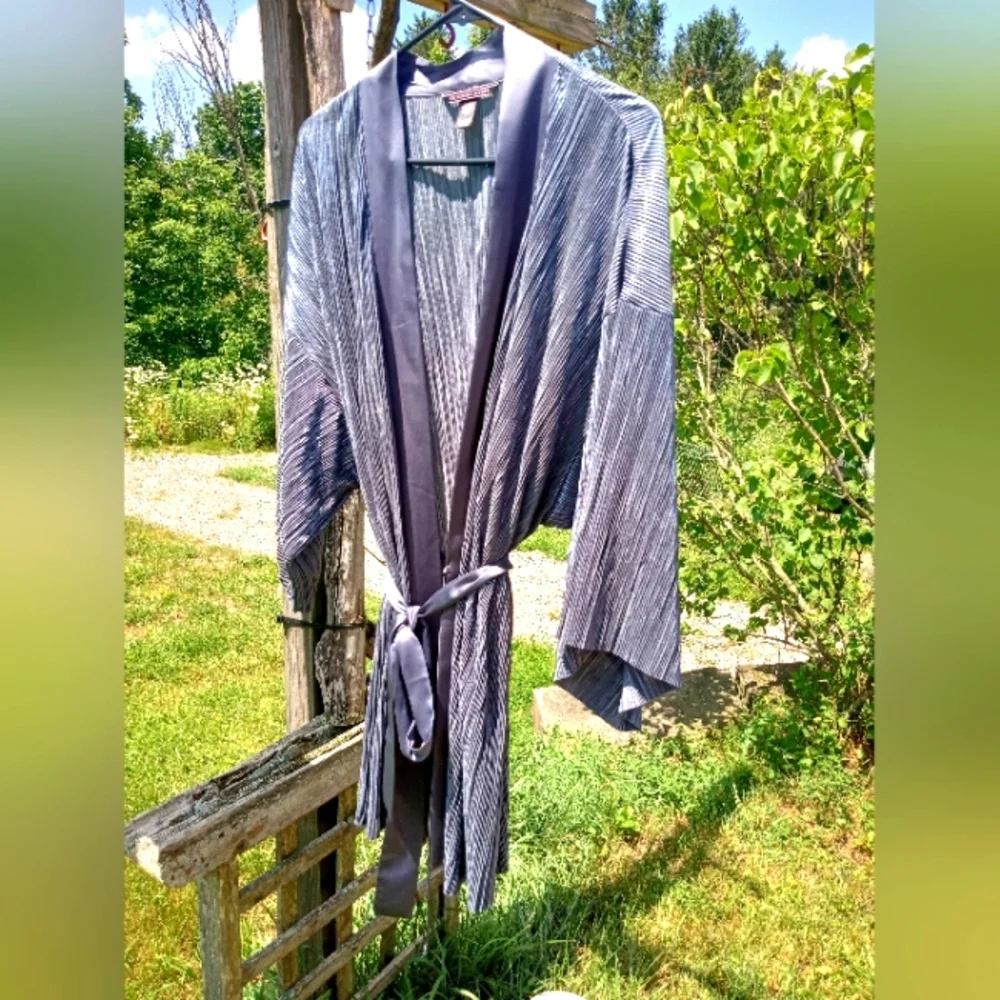 Victoria Secret Robe - Picture 2 of 5